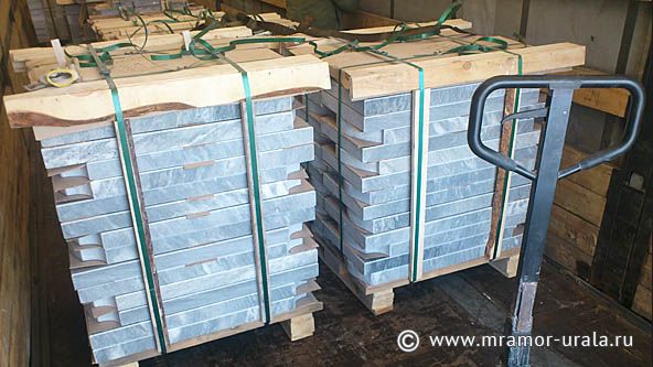 Отгрузка мраморных изделий автомобильным транспортом