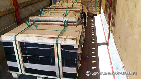 Упаковка и отгрузка мраморных и гранитных памятников (надгробий)